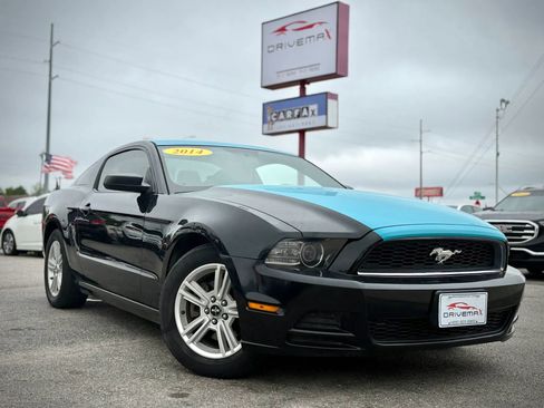 Used 2014 Ford Mustang Coupe RWD image 2
