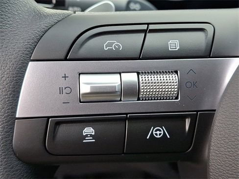 New 2026 Hyundai Tucson Blue SE image 11