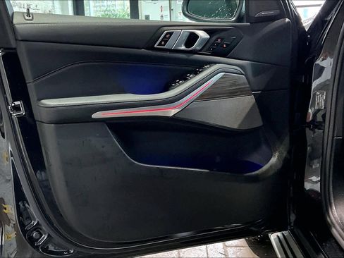 Used 2025 BMW X5 xDrive40i w/ Climate Comfort Package image 23