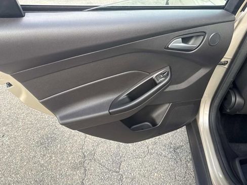 Used 2018 Ford Focus SEL image 16
