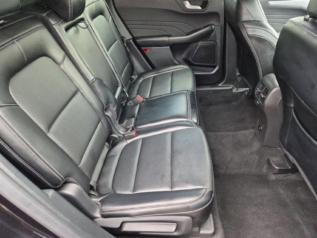 Used 2025 Ford Escape Platinum AWD/4WD image 21