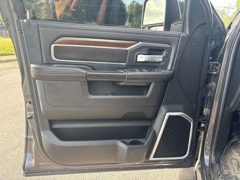 Used 2024 RAM 2500 Laramie AWD/4WD image 13