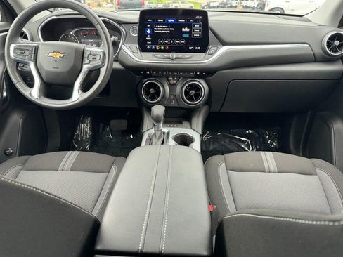 Used 2024 Chevrolet Blazer LT w/ Convenience Package FWD image 11