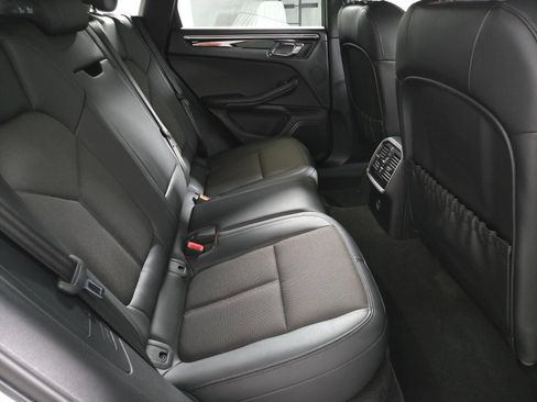 Used 2023 Porsche Macan AWD/4WD image 17