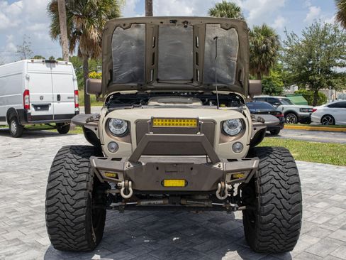Used 2017 Jeep Wrangler Unlimited Sahara AWD/4WD image 34