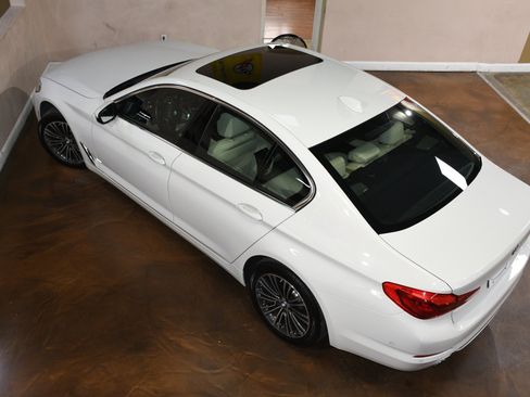 Used 2020 BMW 530i w/ Premium Package RWD image 76