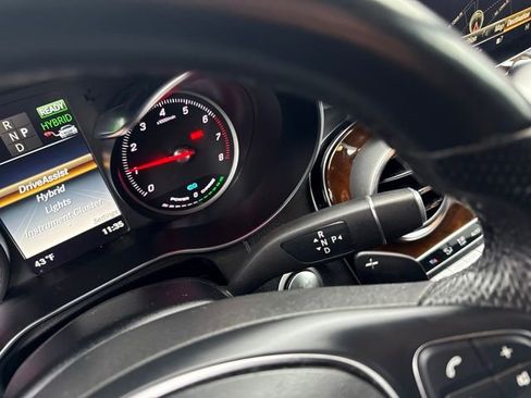 Used 2019 Mercedes-Benz GLC 350e 4MATIC image 27