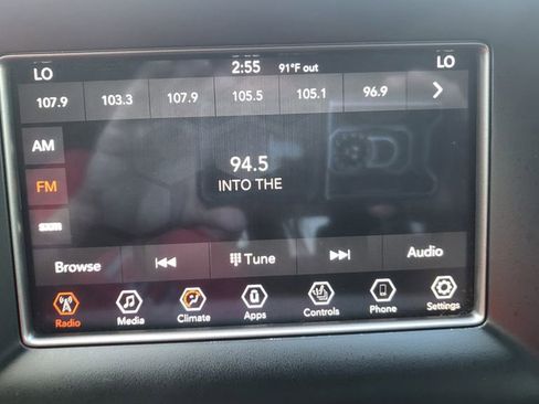 Used 2019 Jeep Grand Cherokee Laredo image 34