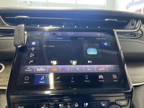 Used 2023 Jeep Grand Cherokee 4WD 4xe w/ Luxury Tech Group II image 24