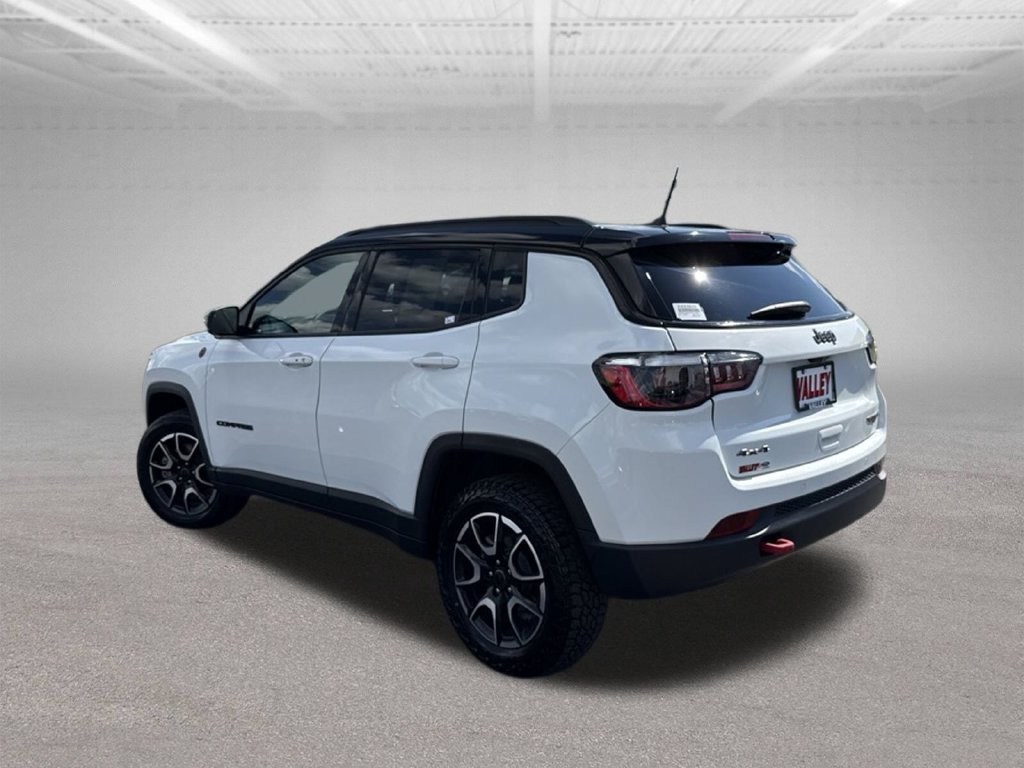 Used 2025 Jeep Compass Trailhawk AWD/4WD image 51