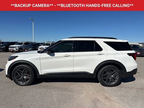 Used 2025 Ford Explorer ST image 5