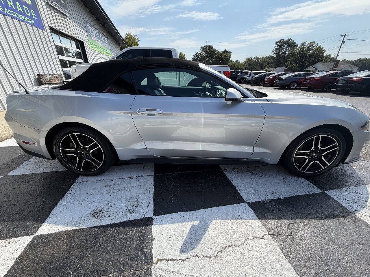 Used 2019 Ford Mustang Premium RWD image 6