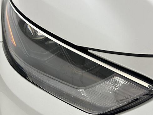 Used 2024 Toyota Highlander LE image 9