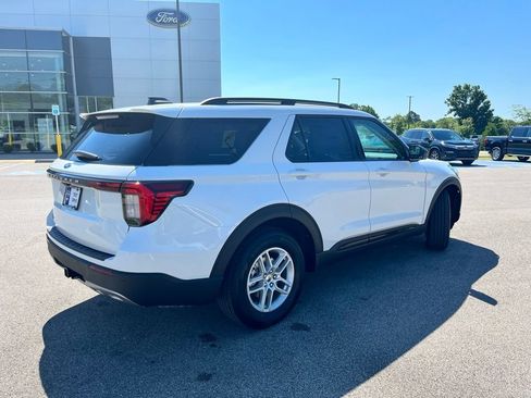 New 2026 Ford Explorer Active w/ Active Comfort Package RWD image 5