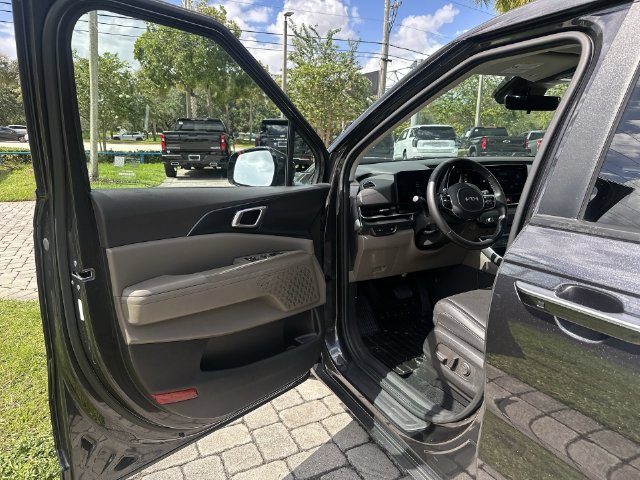 Used 2026 Kia Carnival FWD image 22