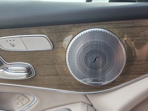 Used 2018 Mercedes-Benz GLC 300 4MATIC image 30