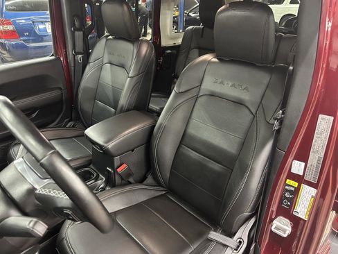 Used 2022 Jeep Wrangler Unlimited Sahara w/ Cold Weather Group image 11