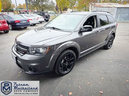 Used 2019 Dodge Journey SE w/ Premium Group image 4