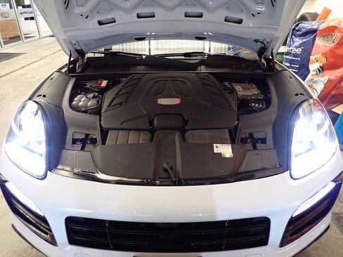 Used 2023 Porsche Cayenne GTS image 14