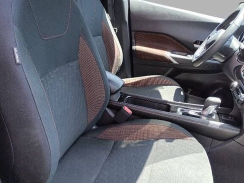 Used 2024 Nissan Kicks SR image 62