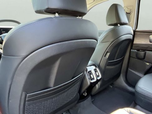 New 2026 Kia Sorento SX image 17