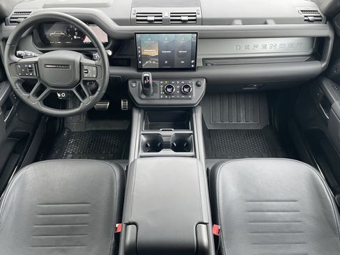 Used 2025 Land Rover Defender 110 image 16
