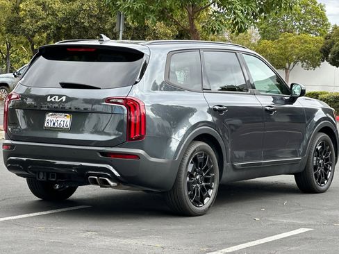 Used 2022 Kia Telluride SX w/ SX Prestige Package image 3