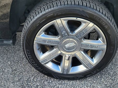 Used 2019 Cadillac Escalade ESV Premium Luxury image 7