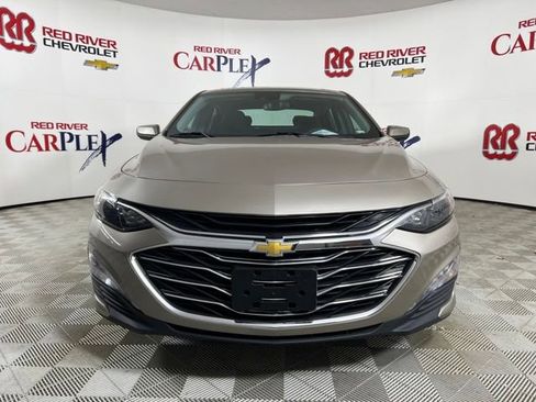 Used 2023 Chevrolet Malibu LT image 2