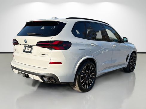 New 2026 BMW X5 xDrive50e image 3