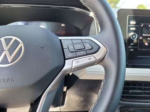 Certified 2025 Volkswagen Taos S FWD image 32