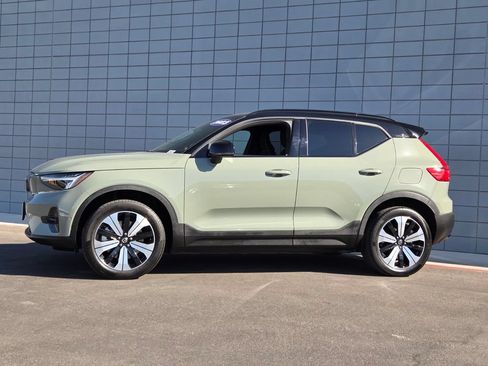 Used 2023 Volvo XC40 Recharge Plus w/ Protection Package Premier AWD/4WD image 2