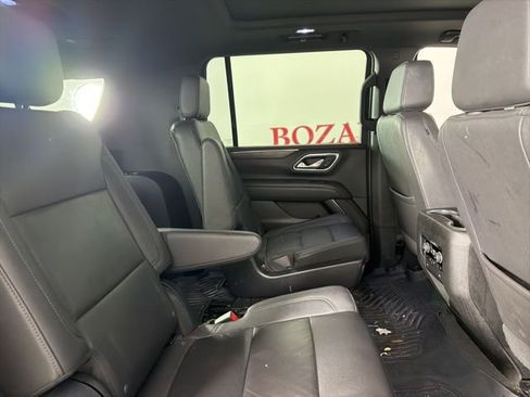 Used 2023 Chevrolet Suburban Z71 w/ Luxury Package image 18