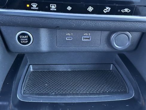 Used 2021 Nissan Rogue SV image 35