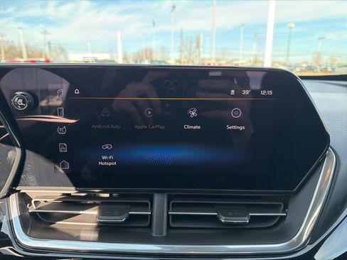 Used 2024 Chevrolet Trax RS w/ Sunroof Package image 24