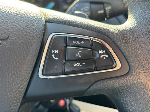 Used 2017 Ford Escape SE w/ Equipment Group 201A image 29