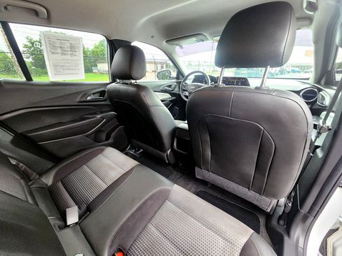 Used 2024 Chevrolet Trax LT FWD image 43