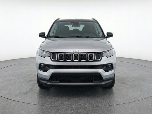 Used 2025 Jeep Compass Limited image 2