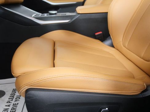 Certified 2025 BMW 330i Sedan RWD image 9