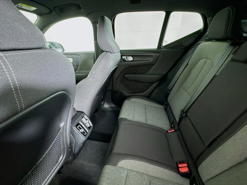 Used 2025 Volvo XC40 B5 Core image 24