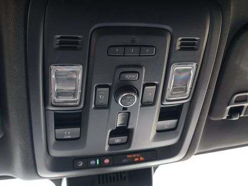 Used 2024 Chevrolet Suburban High Country w/ Premium Package 2 RWD image 19