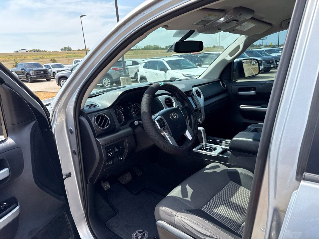 Used 2016 Toyota Tundra SR5 w/ SR5 Upgrade Package RWD image 20