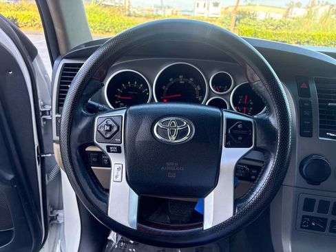 Used 2015 Toyota Sequoia Platinum RWD image 27