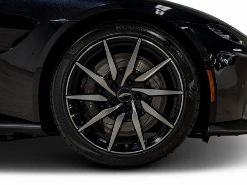 Used 2020 Aston Martin V8 Vantage Coupe image 20