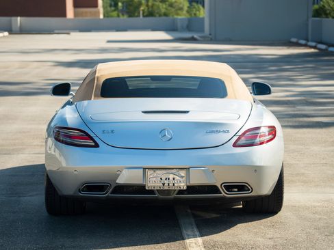 Used 2012 Mercedes-Benz SLS AMG Roadster image 12