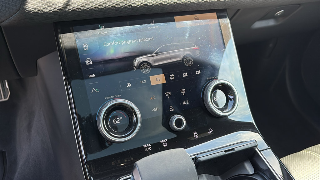 Certified 2023 Land Rover Range Rover Velar R-Dynamic S AWD/4WD image 17