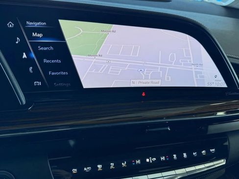 Used 2021 Cadillac Escalade Premium Luxury image 35