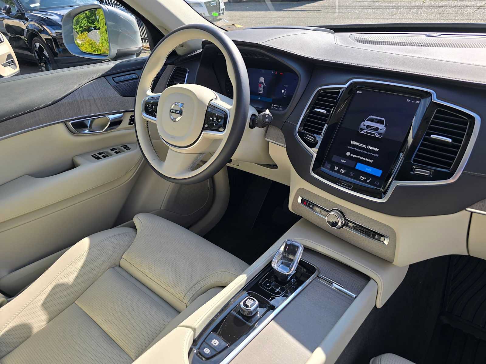 Certified 2025 Volvo XC90 T8 Ultra w/ Protection Package Premier AWD/4WD image 12