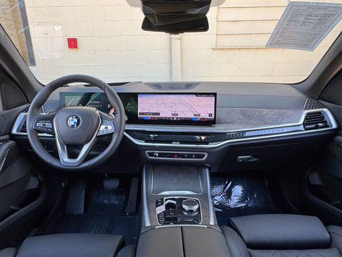 Used 2024 BMW X5 xDrive40i w/ Parking Assistance Package AWD/4WD image 13