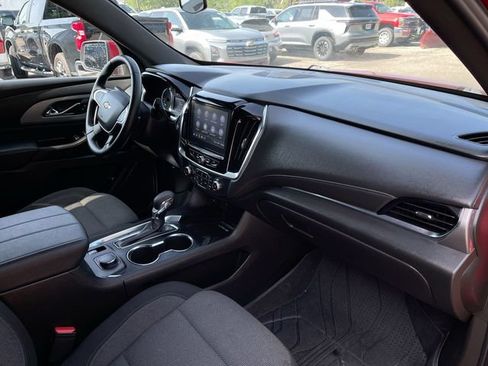 Used 2023 Chevrolet Traverse LT FWD image 28